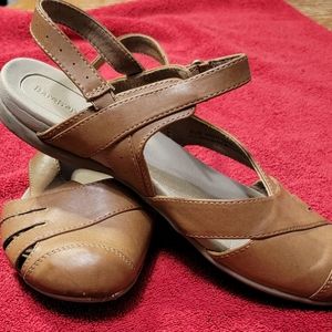 Baretraps Closed Toe Sandal, 8.5W